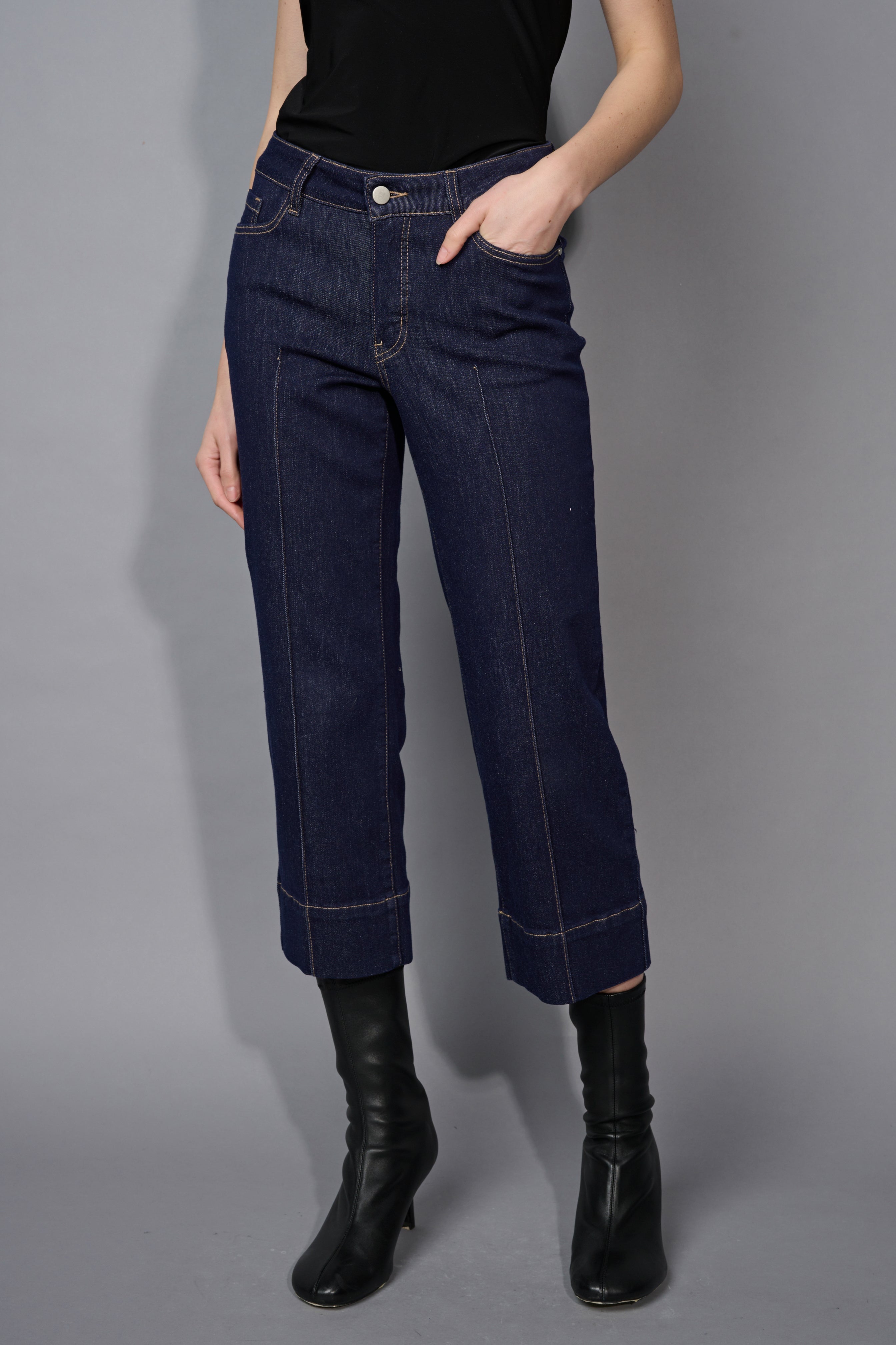 Wide Leg Cropped Jeans