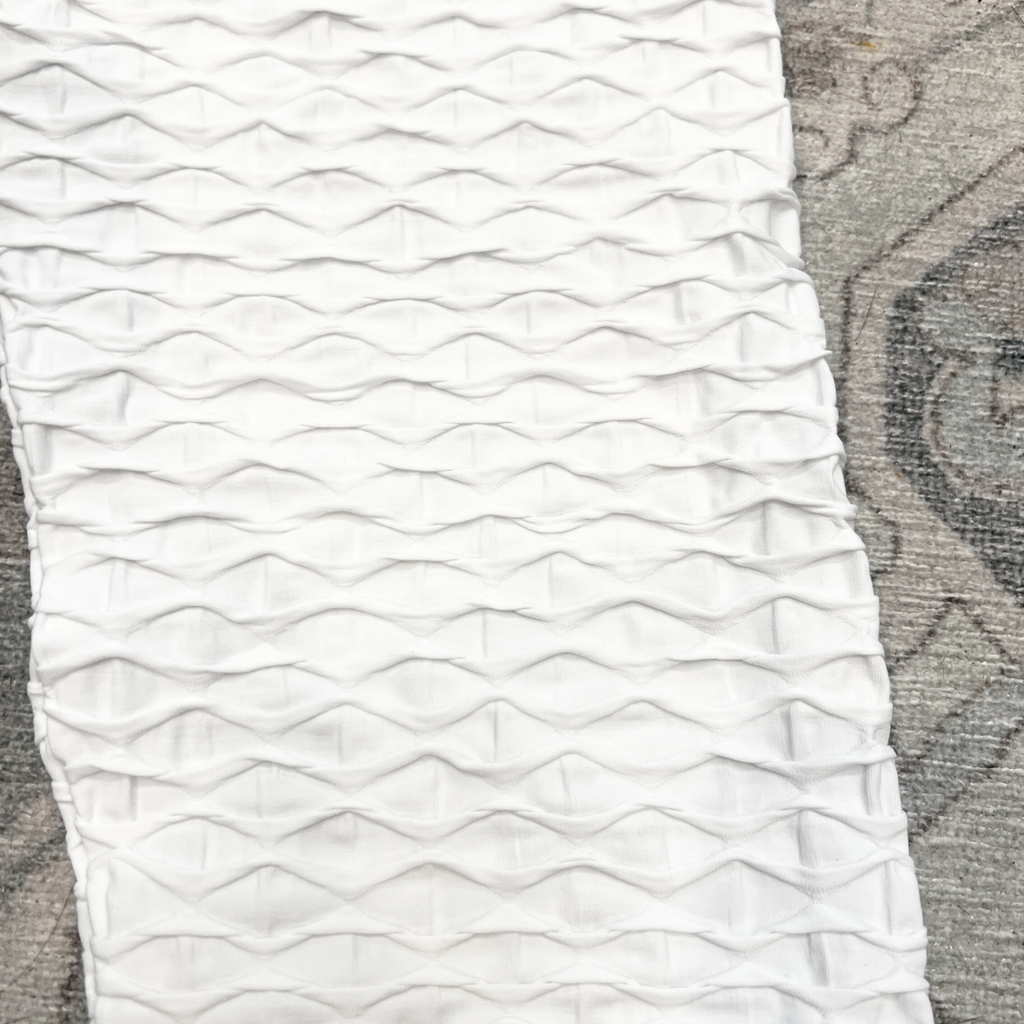 Diamond Jacquard Lycra Textured Capri Legging - White